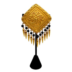 AN EXQUISITE LARGE VINTAGE BROOCH WITH DANGLES  2.75" WIDE