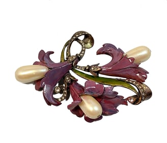 A SUPERB LARGE VINTAGE ENAMELED BROOCH  RHINESTONES LUCITE PEARLS