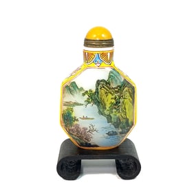FINE CHINESE SNUFF BOTTLE LANDSCAPE ENAMEL ON GLASS QIANLONG MARK