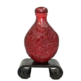 A BEAUTIFUL CHINESE RESIN SNUFF BOTTLE MONKEY RABIT FLOWER TREES