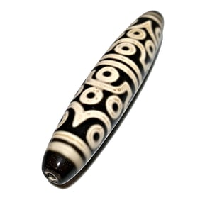 A BEAUTIFUL LARGE SINO TIBETAN AGATE MASTER DZI BEAD 24 EYES 78MM