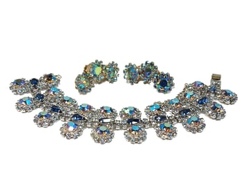 A HIGH END VINTAGE RHINESTONE BRACELET AND EARRINGS LOT