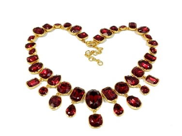 A STUNNING VINTAGE HIGH END RED RHINESTONES NECKLACE 20"