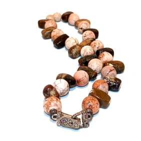 VINTAGE NATURAL STONES NECKLACE AGATE AND JASPER 15"