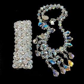 A VINTAGE CRYSTAL LOT NECKLACE BRACELET