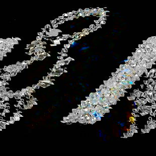 A VINTAGE CRYSTAL LOT NECKLACE BRACELET: THIS VINTAGE CRYSTAL LOT INCLUDES A NECKLACE 15" AND WEIGHS 37.5 GRAMS AND A STRETCHABLE BRACELET WITH A WEIGHT OF 54 GRAMS. WE PROVIDE FREE IN-HOUSE SHIPPING WITHIN THE U.S.