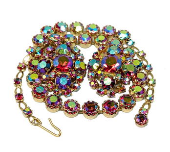 A RED AURORA BOREALIS NECKLACE AND EARRING SET MID CENTURY VINTAGE: FEATURED HERE A RED AURORA BOREALIS NECKLACE AND EARRING SET , MID CENTURY VINTAGE. THE NECKLACE IS 15.5" LONG. IT IS IN VERY GOOD VINTAGE CONDITION. WE PROVIDE FREE IN-HOUSE SHIPPING WITHIN THE U.S.