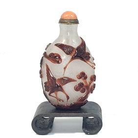 FINE ANTIQUE CHINESE 19TH CENTURY PEKING GLASS SNUFF BOTTLE