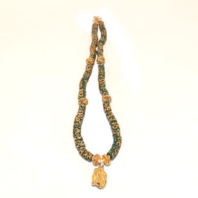 A BEAUTIFUL VINTAGE GLASS TRADE BEADS NECKLACE 20'