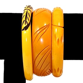 LOT OF 3 VINTAGE NICELY CARVED YELLOW BAKELITE BANGLES BRACELETS