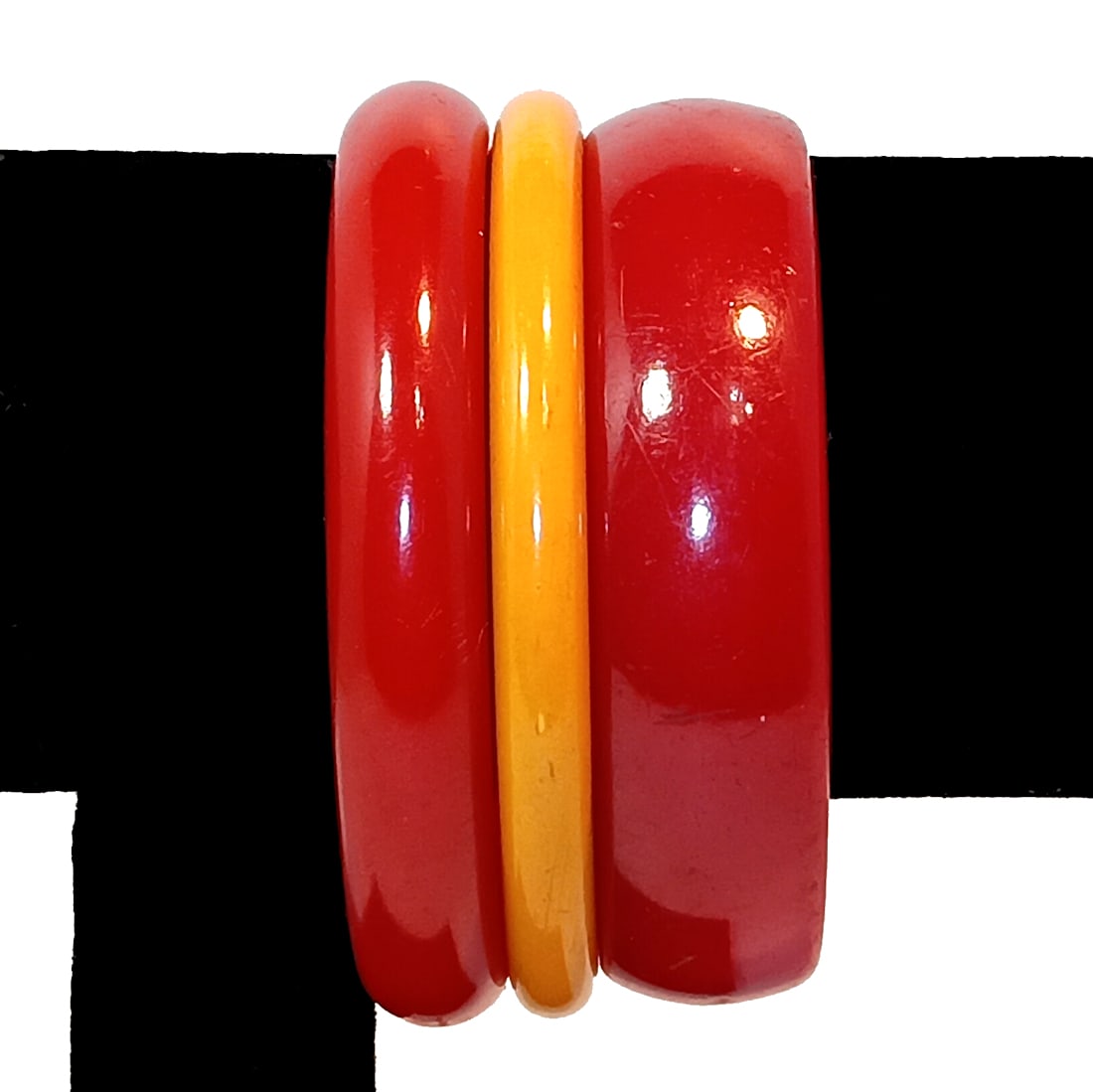 BEAUTIFUL LOT OF 3 VINTAGE BAKELITE BANGLES BRACELETS IN RED AND YELLOW COLOR: THIS LOT INCLUDES 3 VINTAGE BAKELITE BANGLES IN RED AND YELLOW COLORS. THE BANGLES ARE 2.5" EACH IN DIAMETER. SIMICHROME TESTED. WE PROVIDE FREE IN-HOUSE SHIPPING WITHIN THE U.S.