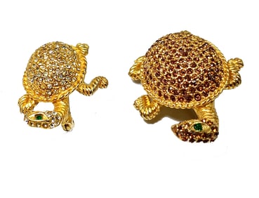 2 FINE MID-CENTURY VINTAGE FIGURAL TURTLE BROOCHES SIGNED DENICOLA