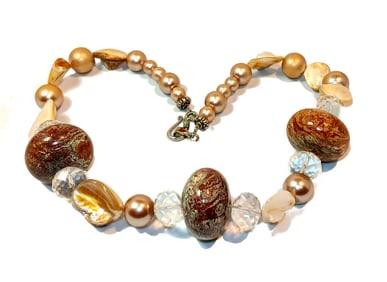 A VINTAGE NECKLACE OF JASPER STONES CRYSTALS MOTHER OF PEARL LUCITE