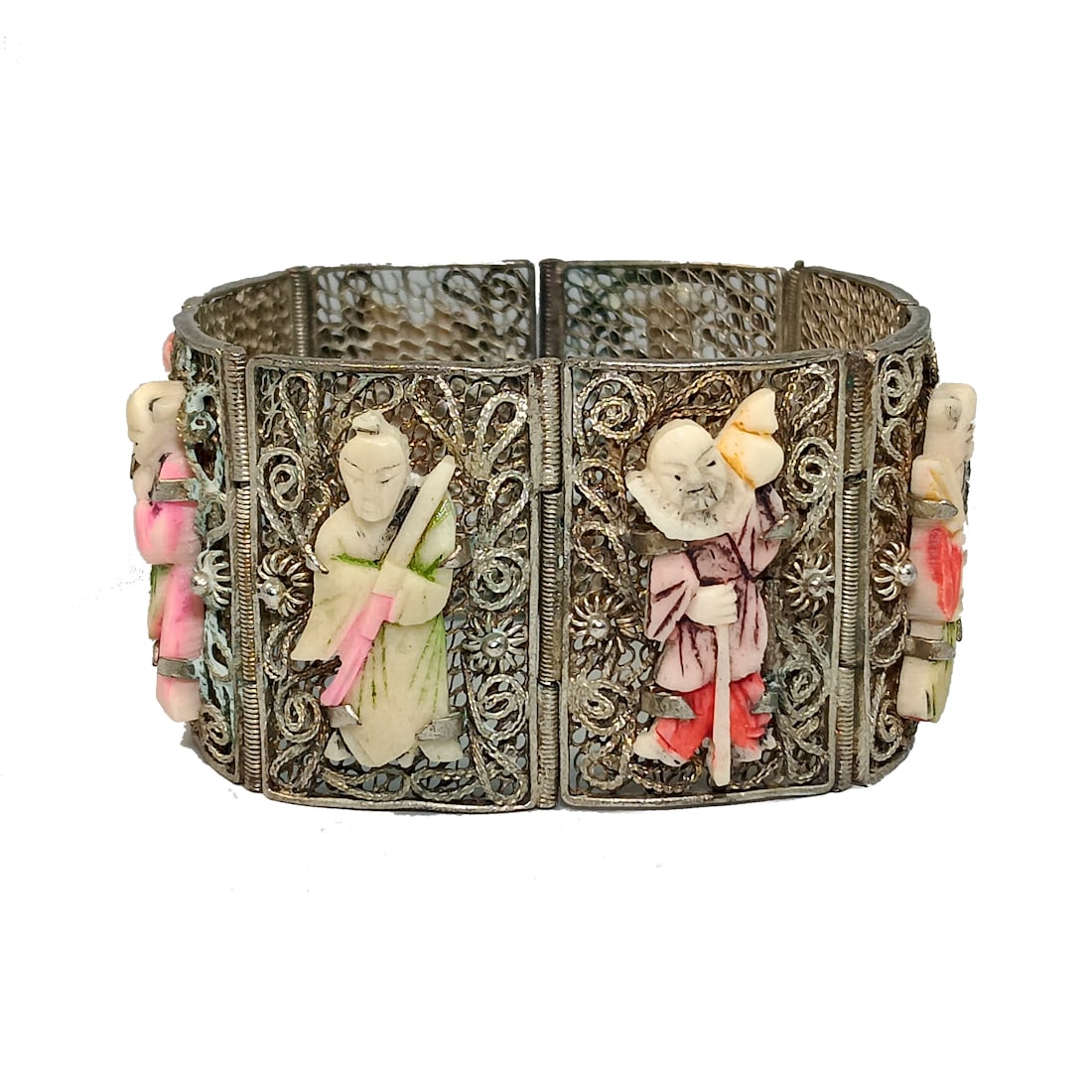 A FINE VINTAGE CHINESE EXPORT FILIGREE BRACELET 8 IMMORTALS FIGURES: OFFERED HERE IS A FINE CHINESE EXPORT FILIGREE BRACELET, FEATURING CARVED AND PAINTED BOVINE BONE FIGURES OF THE 8 IMMORTALS FIGURES. THE FILIGREE WORK IS SO FINE! THE BRACELET MEASURES 6.80" IN WEARA