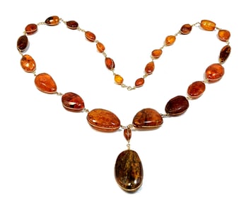 A FINE NATURAL BALTIC AMBER NECKLACE 26" 45 GRAMS