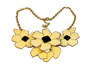 A BEAUTIFUL VINTAGE ENAMELED FLOWER NECKLACE 16"