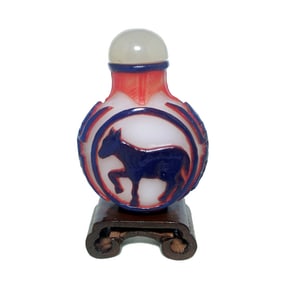 A FINE CHINESE PEKING GLASS SNUFF BOTTLE 3 COLORS