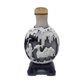 FINE ANTIQUE CHINESE PEKING GLASS SNUFF BOTTLE SNOW SCENE WOMAN TIGER CAMEL