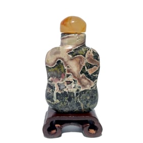 SUPERB CHINESE SNUFF BOTTLE CARVED MOSS AGATE