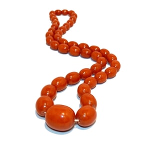A FINE LARGE VERY RARE HIGH QUALITY BALTIC AMBER NECKLACE 30" 113 GRAMS
