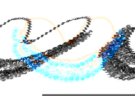 AN EXQUISITE VINTAGE CZECH BLUE GLASS DROPS NECKLACE 15": THIS LOT INCLUDES AN EXQUISITE VINTAGE CZECH GLASS NECKLACE. THE NECKLACE MEASURES 15". WE PROVIDE FREE IN-HOUSE SHIPPING WITHIN THE U.S.