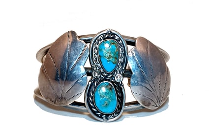 A SUPERB SOUTHWESTERN STERLING TURQUOISE CUFF