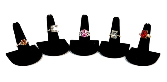 A BEAUTIFUL LOT OF 5 CUBIC ZIRCONIA RINGS