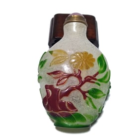 FINE CHINESE 6 COLOR PEKING GLASS SNUFF BOTTLE PEONY LINGHZI
