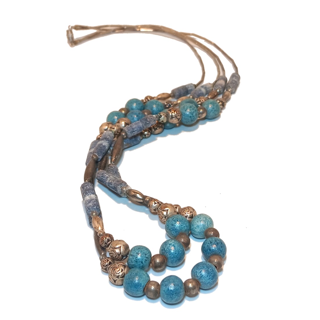 A VINTAGE LIQUID SILVER NATIVE AMERICAN BLUE CORAL NECKLACE 26": THE BEAUTIFUL VINTAGE NATIVE AMERICAN 2 STRANDS NECKLACE INCLUDES BLUE CORAL AND LIQUID SILVER. THE NECKLACE IS 26" LONG AND WEIGHS 59.5 GRAMS. WE PROVIDE FREE IN-HOUSE SHIPPING WITHIN THE U.S.