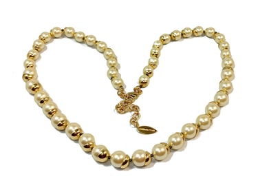 AN ELEGANT VINTAGE FAUX PEARL NECKLACE BY COLDWATER CREEK 26"