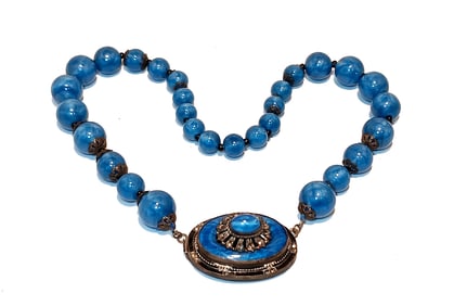 A BEAUTIFUL VINTAGE CZECK SIGNED GLASS NECKLACE 15"