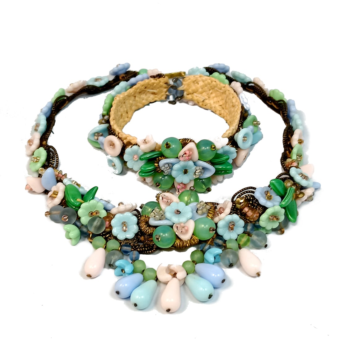 A FINE VINTAGE SIGNED WEST GERMANY LOT NECKLACE BRACELET GLASS FLOWERS: THIS LOT FEATURES A FINE SIGNED WEST GERMANY SET OF A NECKLACE 14" AND A BRACELET 2.25" IN DIAMETER. WE PROVIDE FREE IN-HOUSE SHIPPING WITHIN THE U.S.