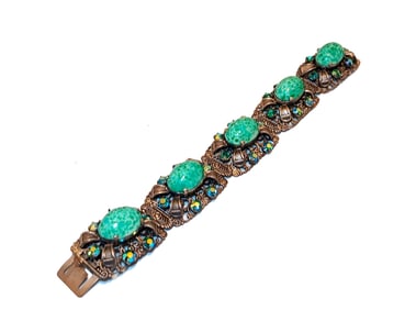 A BEAUTIFUL VINTAGE GREEN CZECH GLASS BRASS PANEL BRACELET
