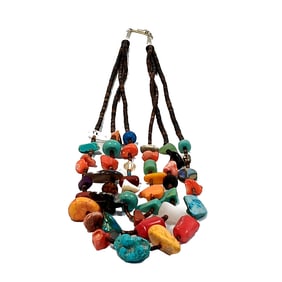 A BEAUTIFUL VINTAGE SOUTHWESTERN 3 STRANDS NECKLACE JADE QUARTZ TURQUOISE CORAL