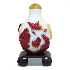 A FINE ANTIQUE CHINESE SNUFF BOTTLE PEKING GLASS LUOHAN STORK OX BUTTERFLY
