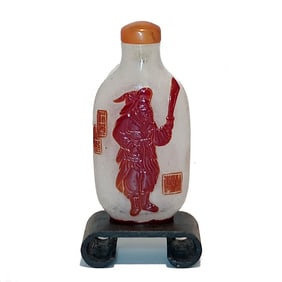 FINE ANTIQUE CHINESE PEKING GLASS SNUFF BOTTLE WARRIORS QIANLONG SEAL