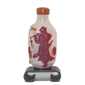 A FINE ANTIQUE CHINESE PEKING GLASS SNUFF BOTTLE QIANLONG SEAL