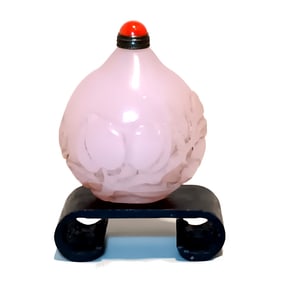 A BEAUTIFUL CHINESE PINK SNUFF BOTTLE PEKING GLASS PEACH SHAPE