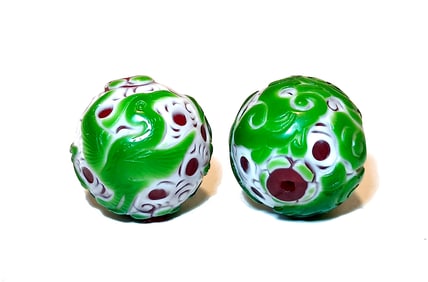 LOT OF 2 ANTIQUE CHINESE PEKING GLASS HAND-CARVED BEADS 1" D / 25MM