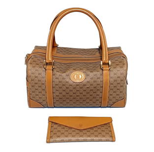 A VINTAGE AUTHENTIC GUCCI GG CANVAS BOSTON BAG & WALLET WITH SERIAL NUMBER: A CLASSIC GUCCI GG BOSTON BAG IN EXCELLENT ORIGINAL CONDITION, FEATURING ITS AUTHENTIC SERIAL NUMBER: 002.58.0105. CRAFTED FROM SIGNATURE GUCCI MONOGRAM CANVAS WITH TAN LEATHER TRIM, IT MEASURES: LENG