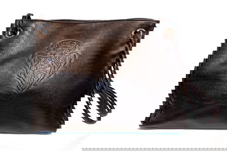 A VINTAGE GUCCI BLACK LEATHER SHOULDER BAG SERIAL 001.14.1550: A LUXURIOUS VINTAGE GUCCI SHOULDER BAG CRAFTED FROMSMOOTH BLACK LEATHER, EMBOSSED WITH THE ICONIC GUCCI CREST. THE HANDBAG MEASURES APPROXIMATELY: LENGTH 15", WIDTH 7", HIGH 9.5", FEATURING STURDY DOU