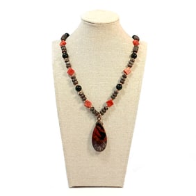 A BEAUTIFUL VINTAGE NECKLACE JASPER BLOODSTONE CORAL 20"