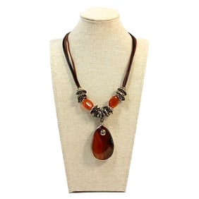A BEAUTIFUL VINTAGE AGATE NECKLACE 18"