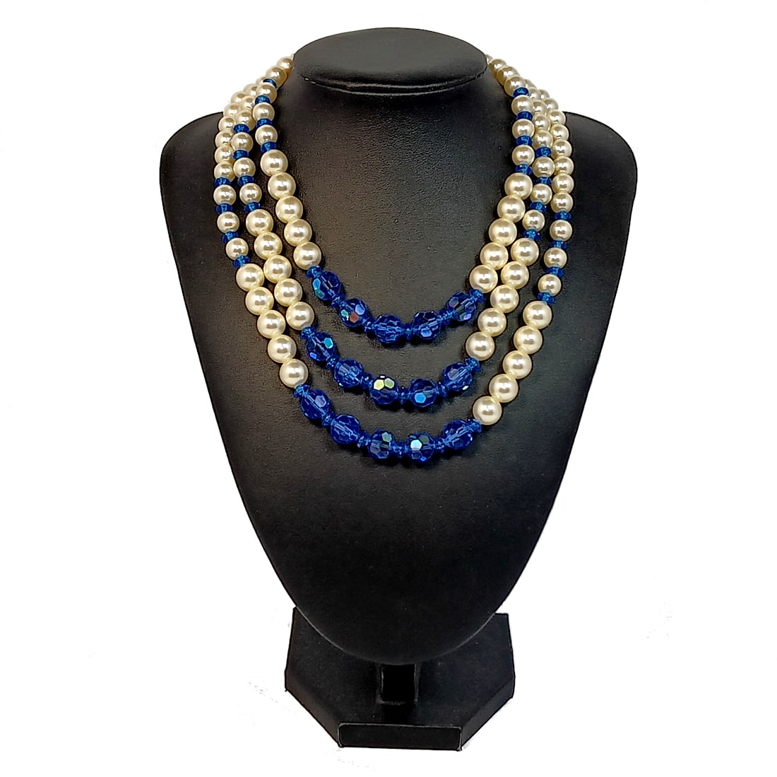 A BEAUTIFUL VINTAGE 3STRANDS NECKLACE CYSTALS LUCITE 15": THIS BEAUTIFUL VINTAGE 3 SYTRANDS NECKLACE INCLUDES BLUE CRYSTALS AND LUCITE BEADS. THE NECKLACE MEASURES 15". WE PROVIDE FREE IN-HOUSE SHIPPING WITHIN THE U.S.
