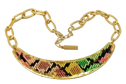 A BEAUTIFUL VINTAGE NECKLACE BY DESIGNER EVOCATEUR 18"