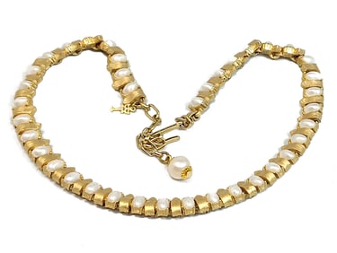 FINE VINTAGE NECKLACE CROWN TRIFARI PEARLS 15"