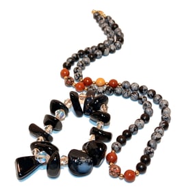 A BEAUTIFUL LOT OF NATURALS NECKLACE BRACELET JASPER ONYX CRYSTAL