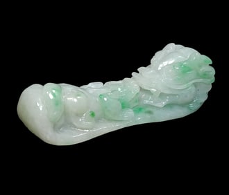 A BEAUTIFUL CARVED GREEN JADEITE DRAGON BELT BUCKLE HOOK STATUE