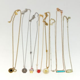 A SUPERB LARGE VINTAGE LOT OF 8 SIGNED NECKLACES