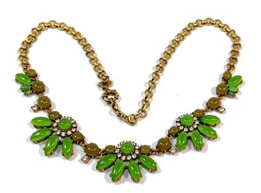 AN ELEGANT RHINESTONE STATEMENT NECKLACE BY J. CREW IN GREEN TONES